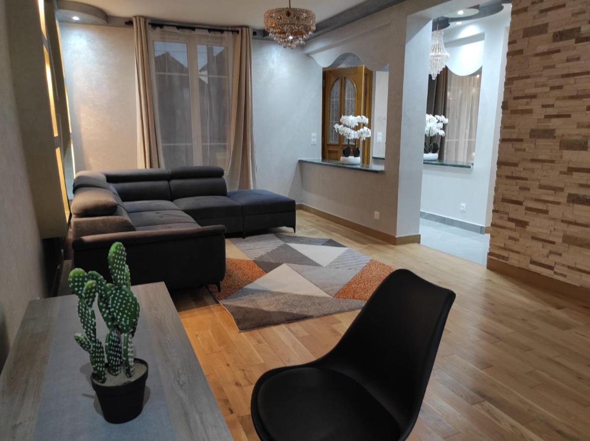 Maison Elegante Et Spacieuse Ecouen Екстер'єр фото