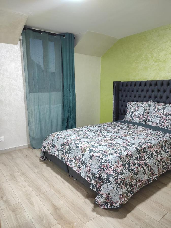 Maison Elegante Et Spacieuse Ecouen Екстер'єр фото